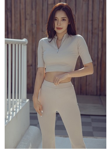 Friday's Vibes Awesome Slim Crop Top (2色)